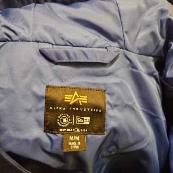 Alpha Industries Kids Blue Toronto Blue Jays Puffer Jacket - Picture 2 of 4